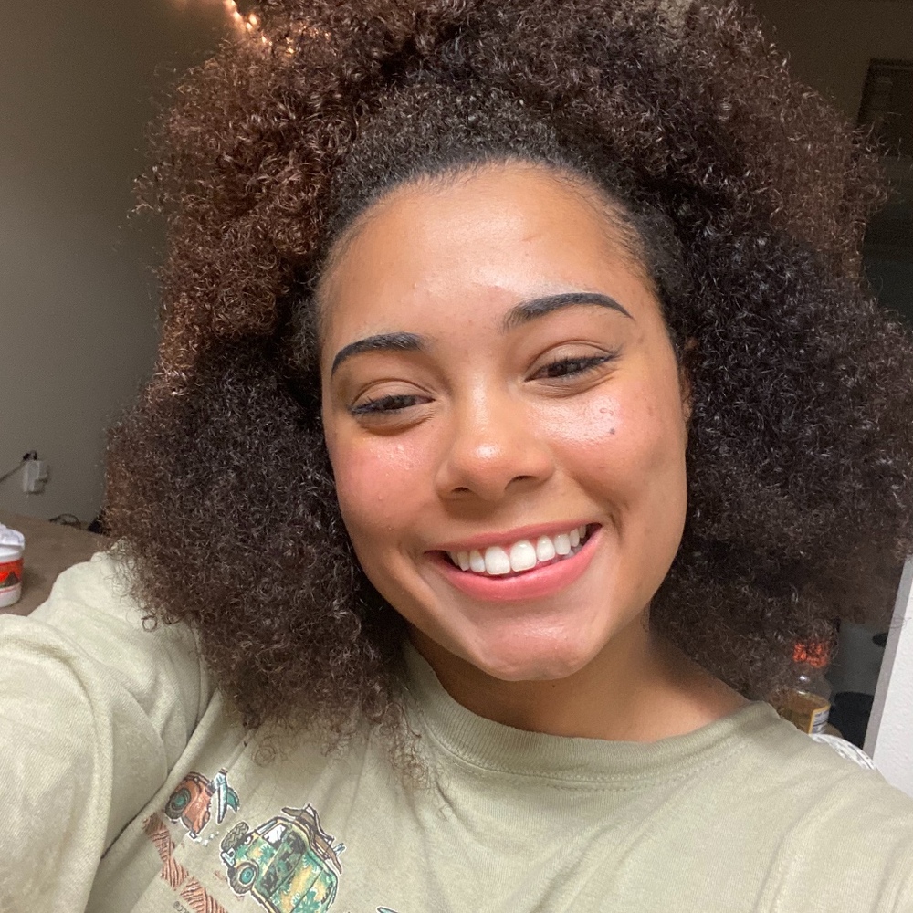 Meet your Posher, Camille